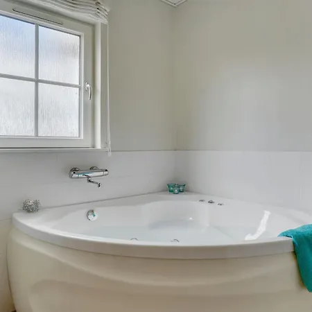 Eike - 250m From The Sea By Interhome